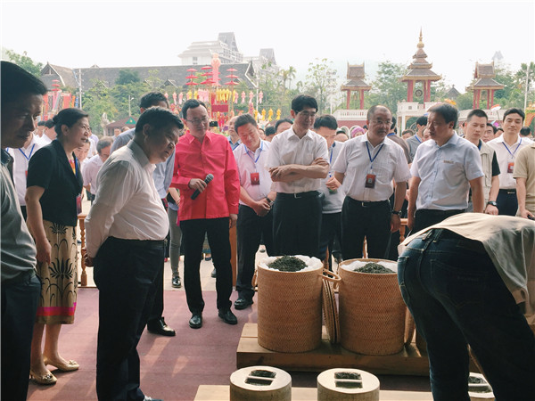 云南省委书记莅临告庄考察，再次造访新境普洱茶传统工艺体验现场